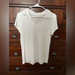 Women’s white ribbed T-shirt, size large